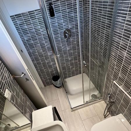 Апартаменты Rafael Milano - 10 Min From Linate Airport, Centrale Fs, Ospedale San Raffaele Экстерьер фото