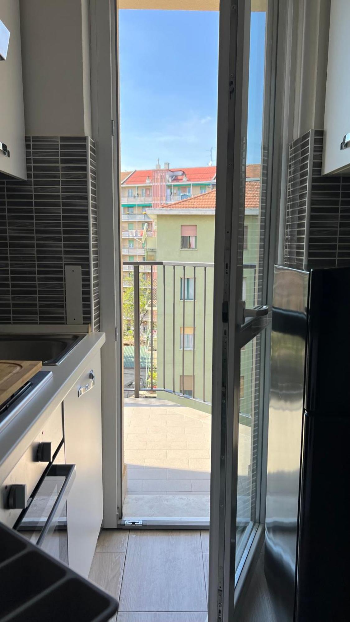Апартаменты Rafael Milano - 10 Min From Linate Airport, Centrale Fs, Ospedale San Raffaele Экстерьер фото